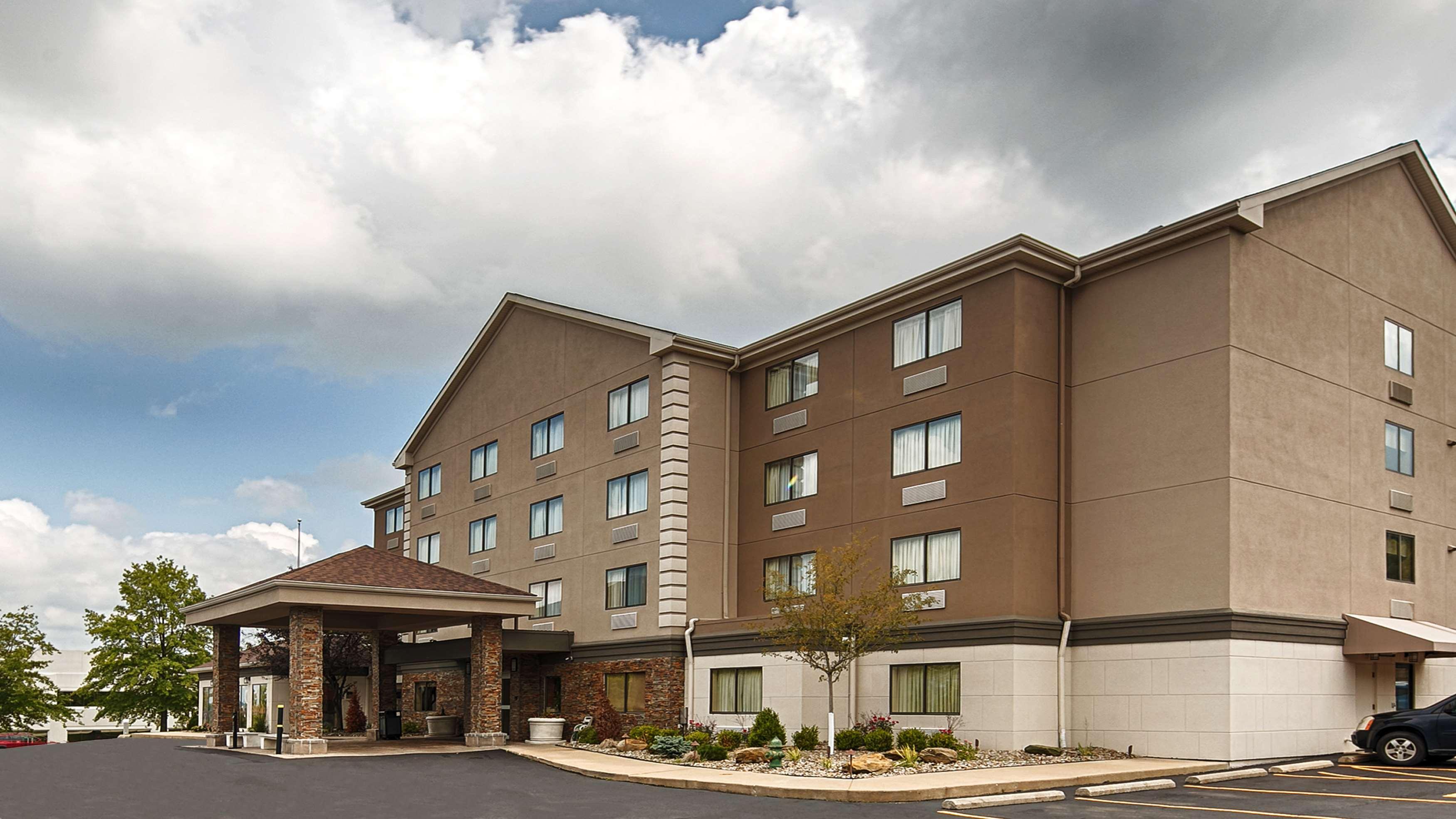 Comfort Inn & Suites Copley Akron Exterior photo