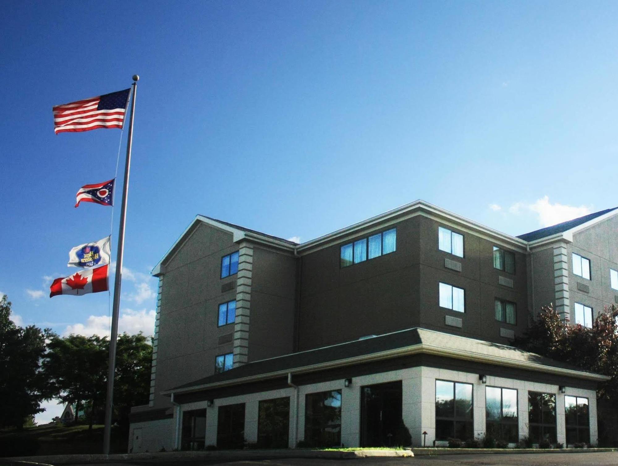 Comfort Inn & Suites Copley Akron Exterior photo